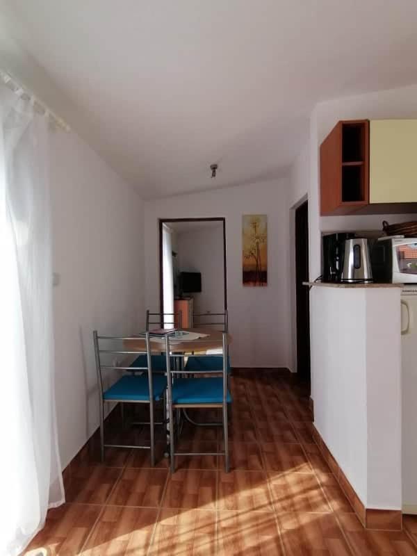 Apartment Krmpotic Vir Eksteriør bilde