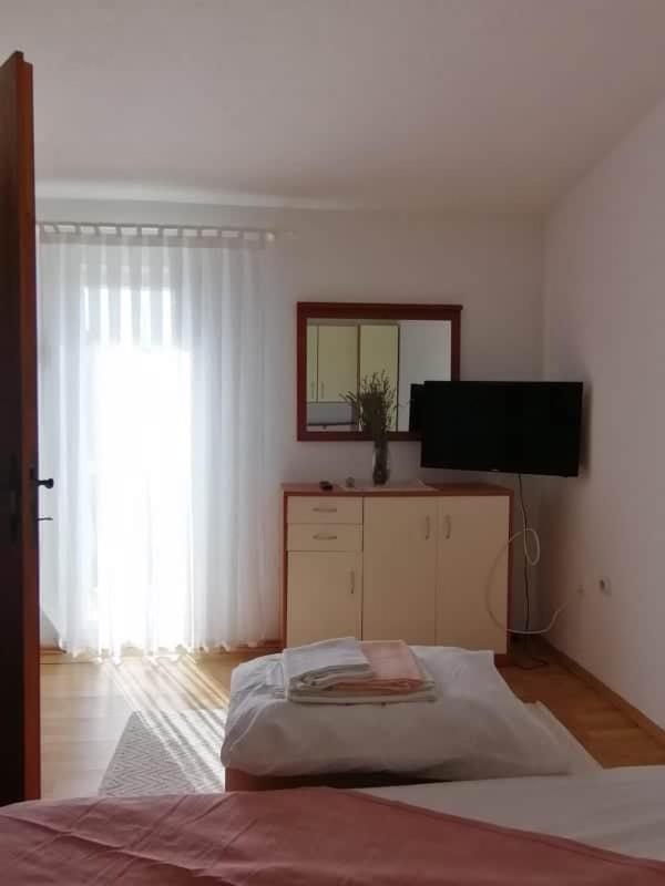 Apartment Krmpotic Vir Eksteriør bilde
